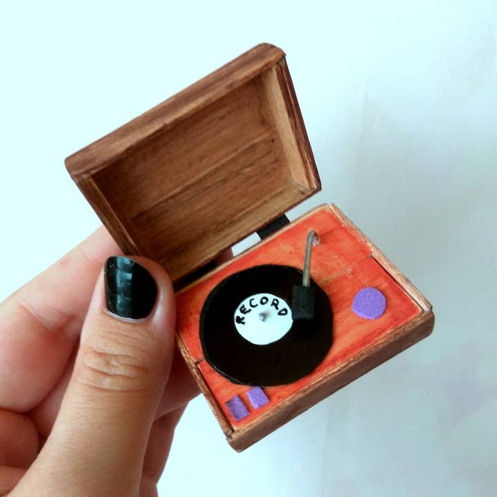 Mini tourne-disque miniature avec disque vinyle, maison de poupée échelle 1:6 pour la vente par Lenasminiland