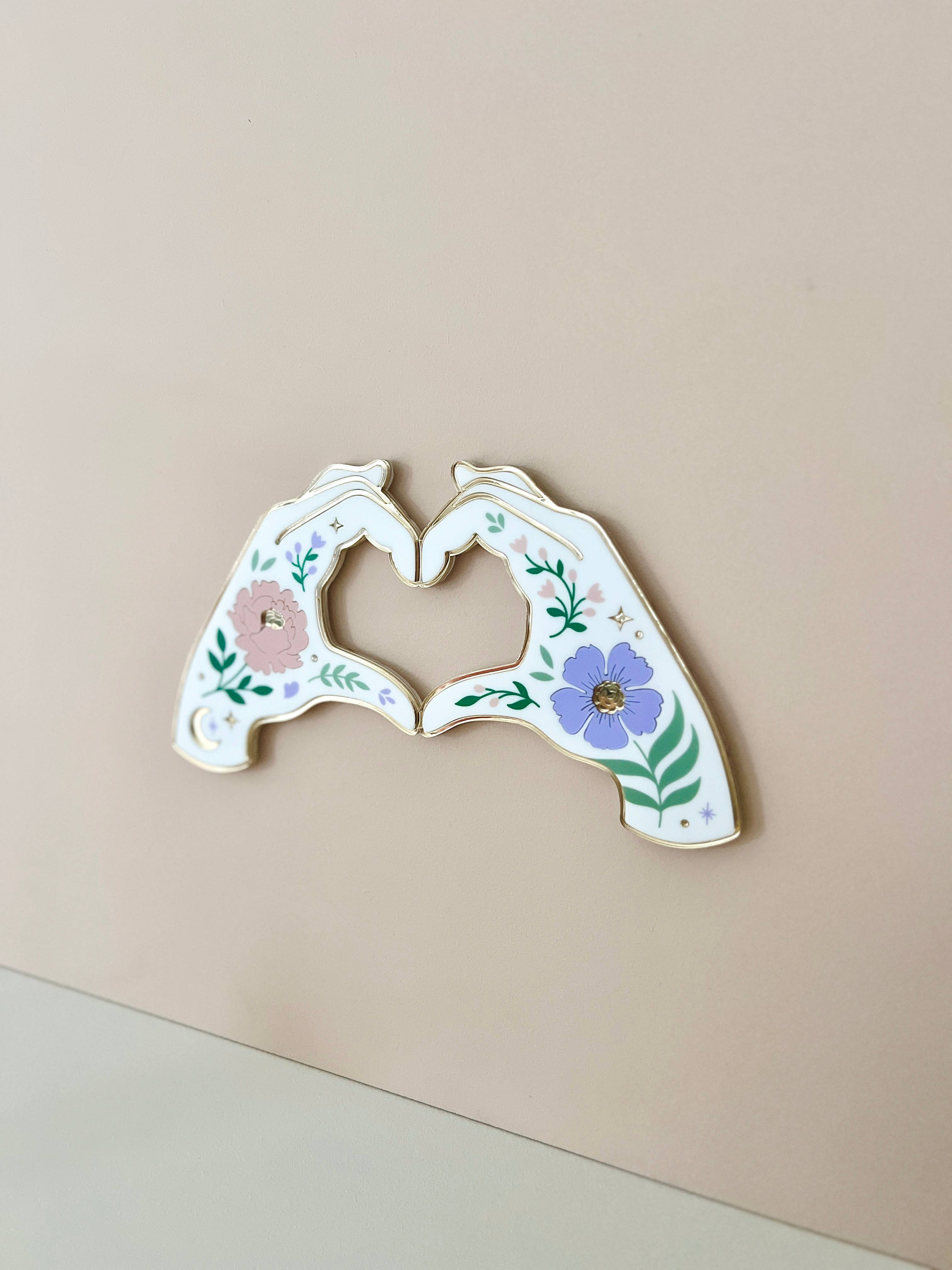 Print Your Love - Vente Décoration murale - Bijou de mur Coeur avec les mains1