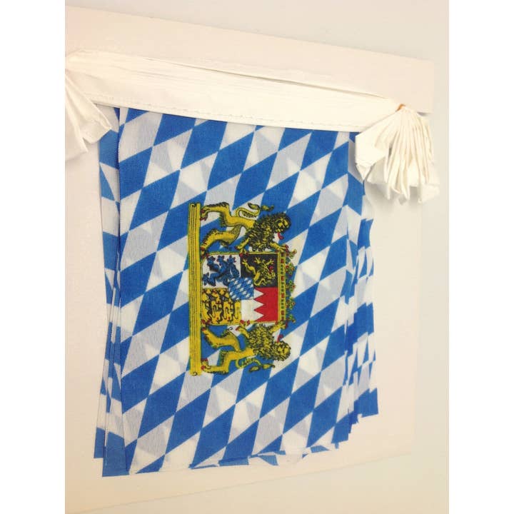 European Heritage Gifts – wholesale Party sign/banner – 16 Foot Bavarian Polyester Flag Oktoberfest Pennant Banner3
