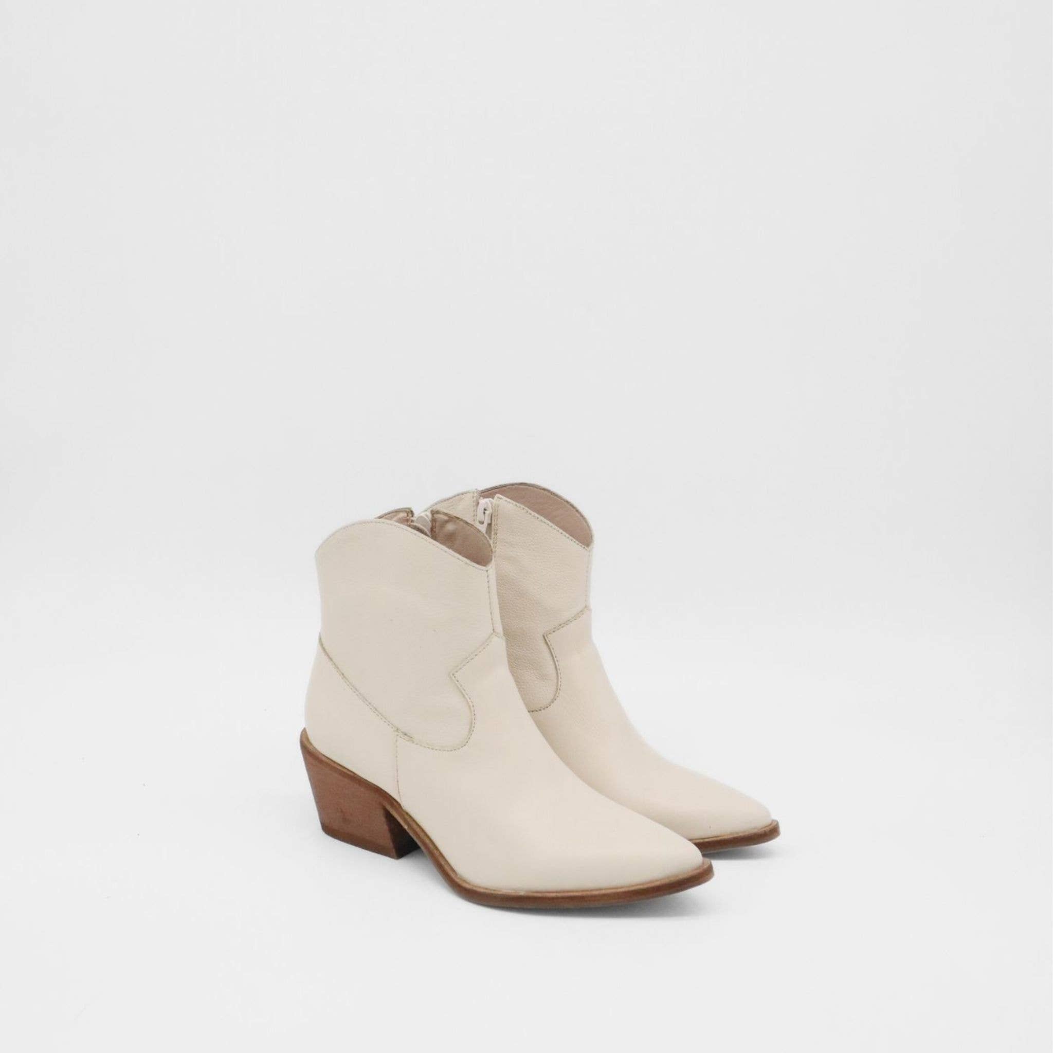 Marfil Botas vaqueras occidentales convertibles Penelope marfil para mujer de venta al por mayor en Faire10