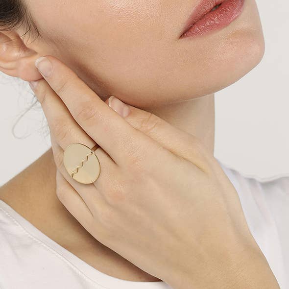 Bague SUNSET GM Gold pour la vente par LES FEMMES A BARBES