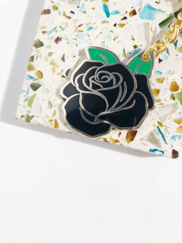 Portachiavi Rosa Nera per la vendita all'ingrosso da parte di Darling Distraction