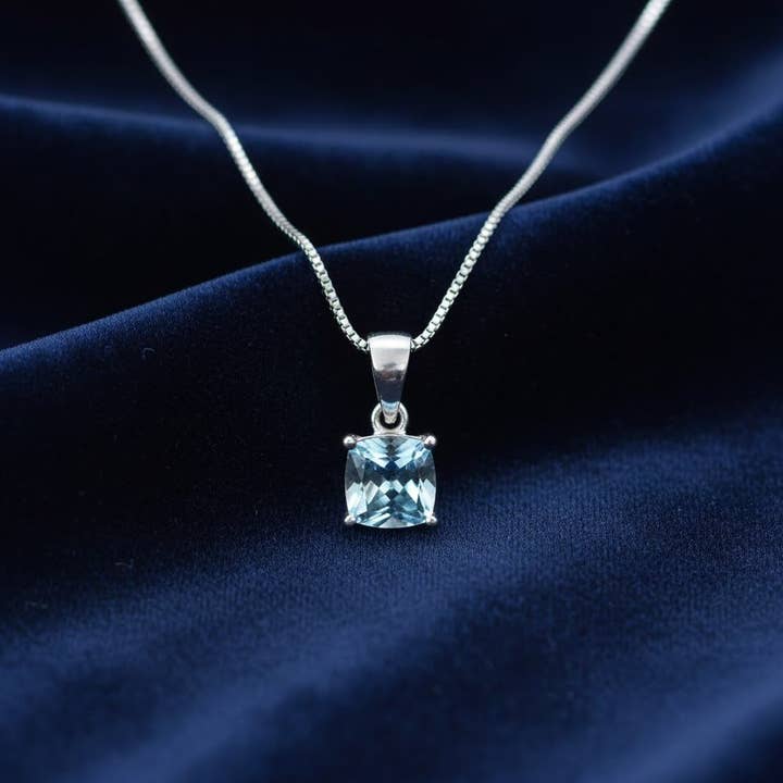 Natuurlijke Blauwe Topaas 2,5 CT Kussen Geslepen Stanley Solitaire voor wholesale door Aromatik Australia