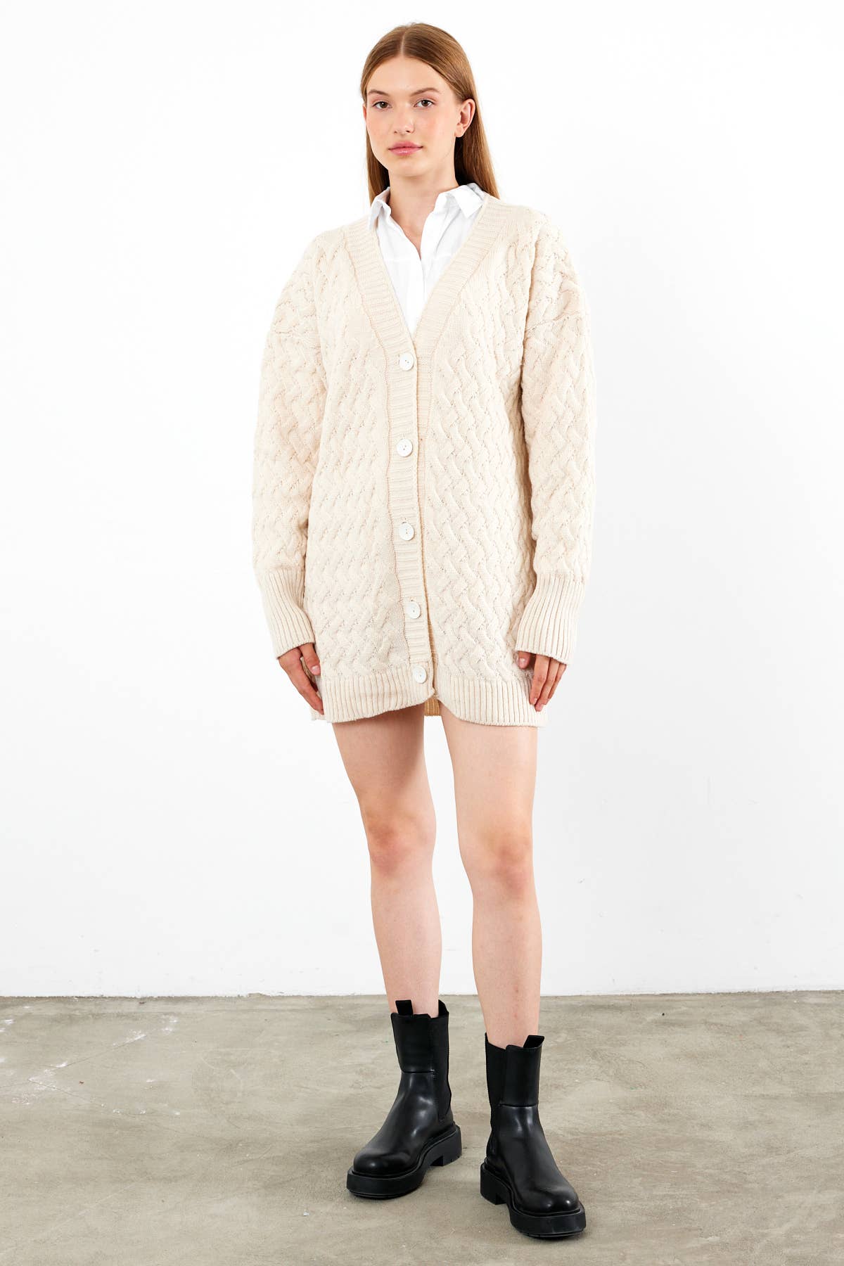 VAV NEW YORK - Vendita all'ingrosso Cardigan - Donna - Cardigan in maglia Cardigan in maglia di media lunghezza Cardigan invernale modesto3