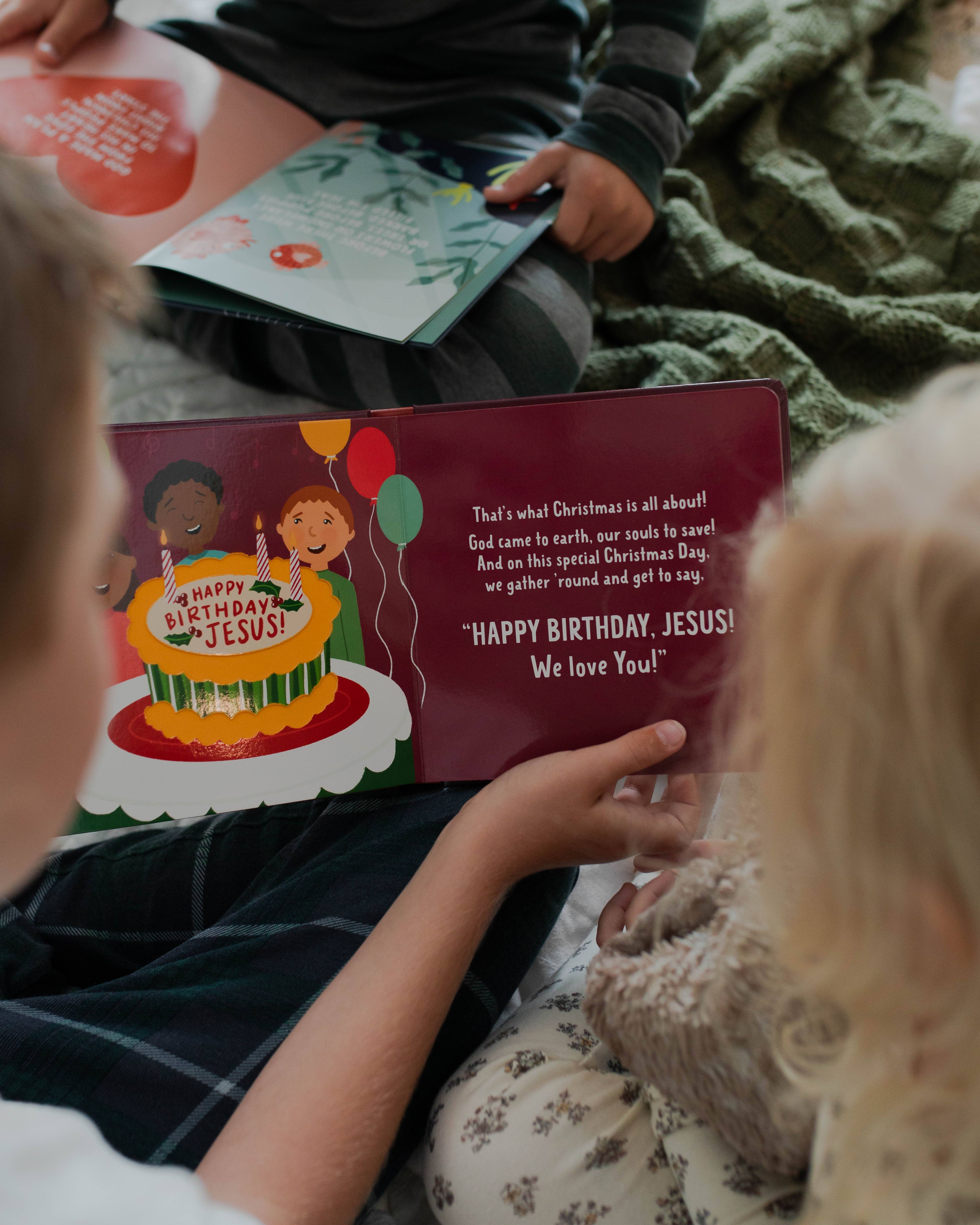 The Daily Grace Co - Wholesale Baby & Toddler Book (0-2) - What is Christmas All About? Children's Touch-And-Feel Board Book4