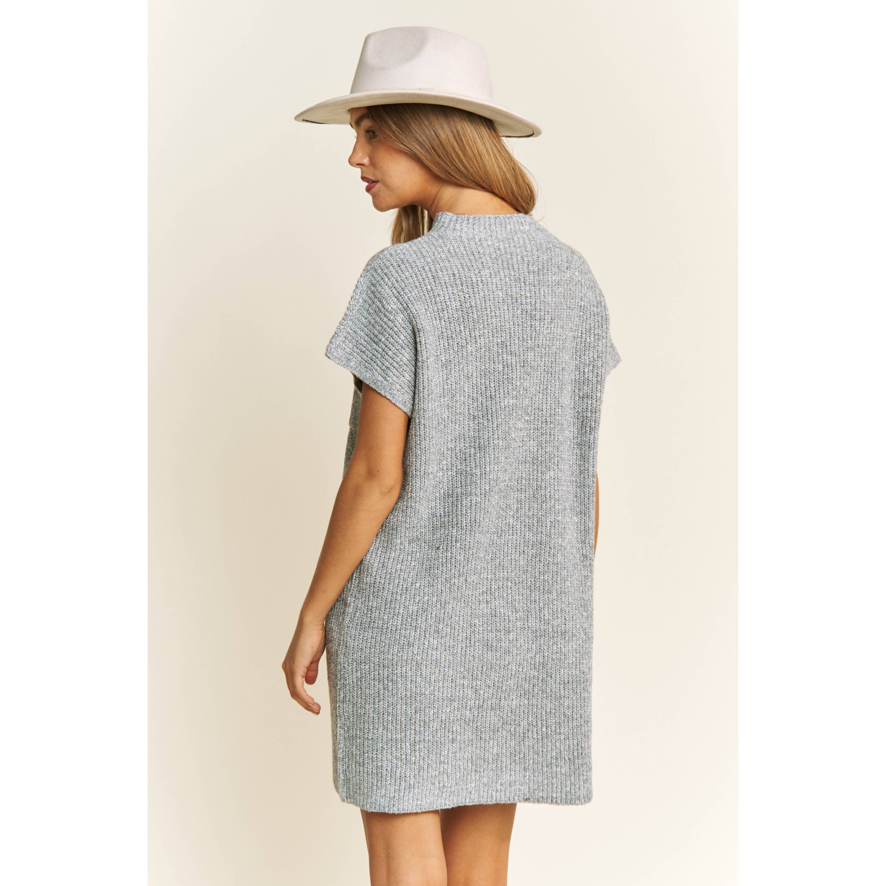 Sweet Generis - Venta al por mayor Vestido - Mujer - MINIVESTIDO CLÁSICO DE PUNTO TIPO SUÉTER CON HOMBROS DESCUBIERTOS21