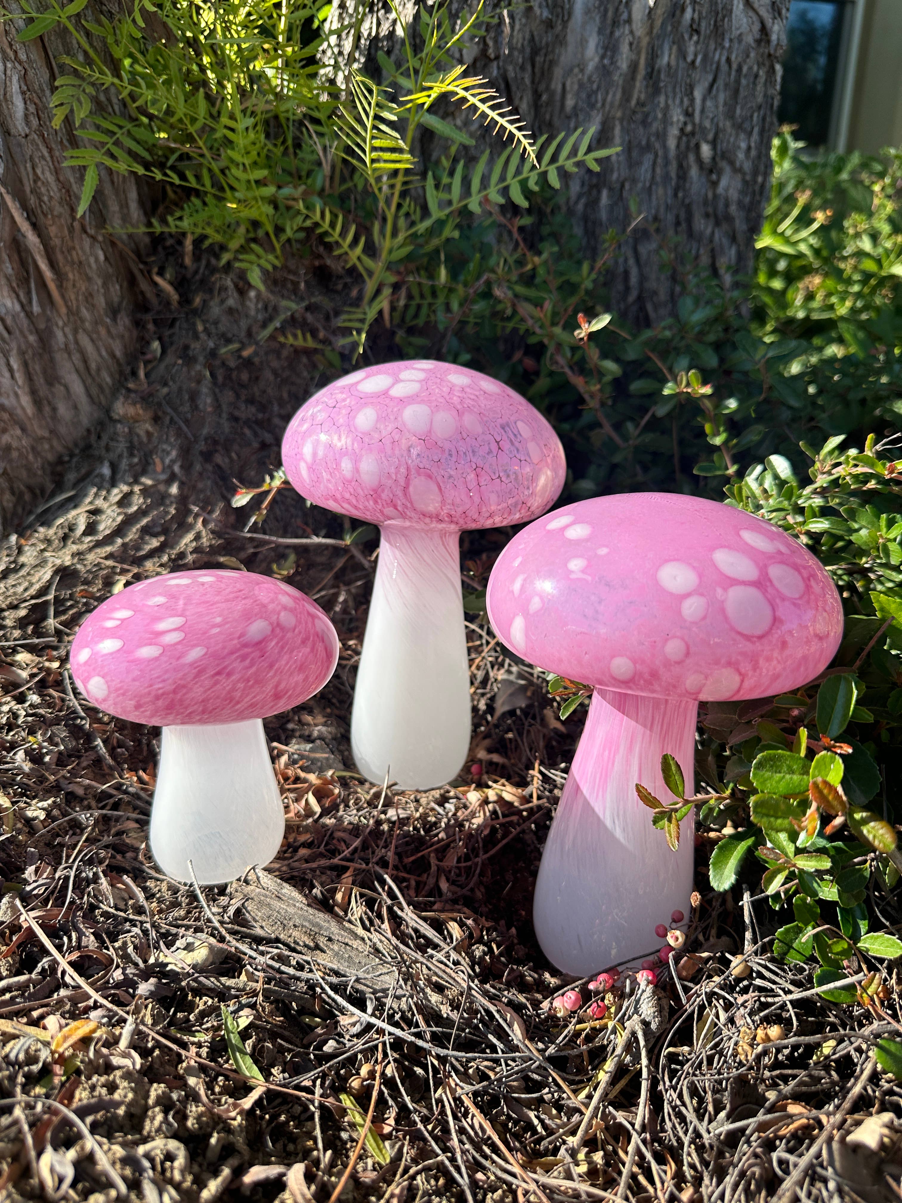 ApricotMint - Wholesale Garden Gnome - 8" Art Glass White button Mushroom (Copy) (Copy)7