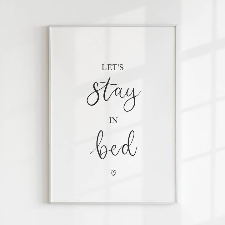 Lad os blive i seng Print for engroshandel hos Kalm Lettering