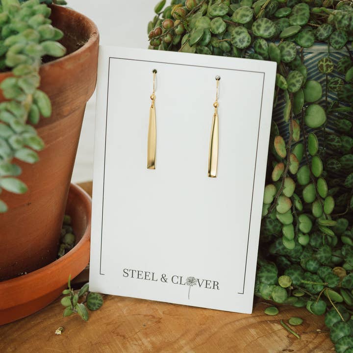 Boucle d'oreille classique pour la vente par Steel & Clover