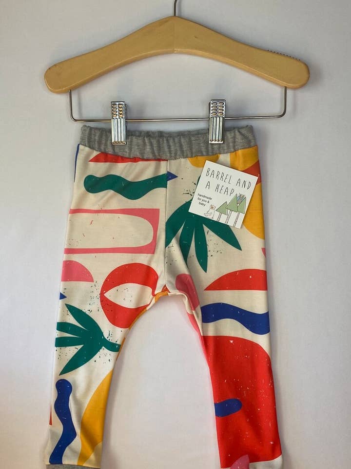 Legging Fun Shapes pour enfants pour la vente par Barrel and a Heap