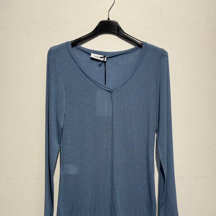 Top in cashmere con scollo a V 08856 e ulteriori Risultati per magliette cotone all'ingrosso. Resi gratuiti e termini di pagamento a 60 giorni su Faire in tendenza su Faire.