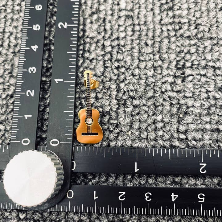 Mio Queena – Großhandel Ohrhänger – Gitarrenohrstecker aus vergoldetem Edelstahl - FGS3