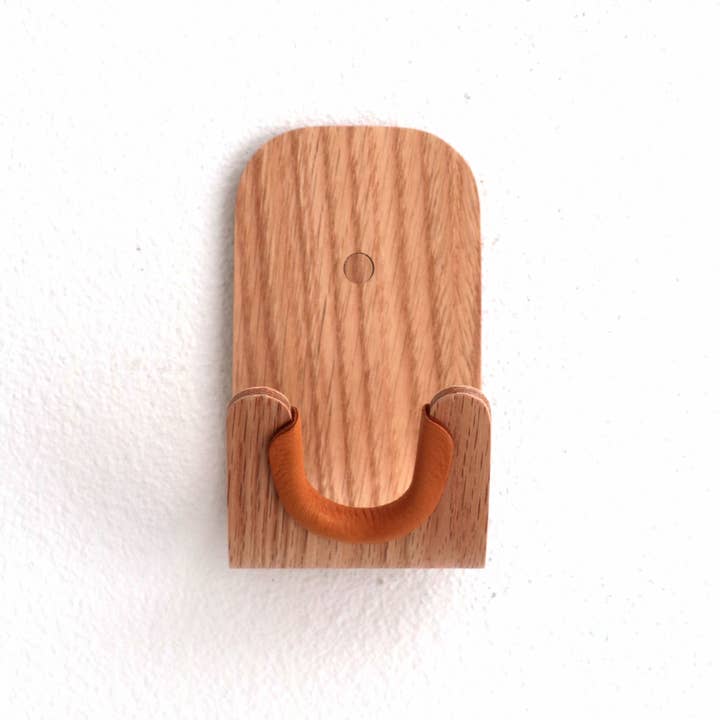 OneFortyThree – wholesale Wall hook – Ukulele guitar hook - oak with saddle leather