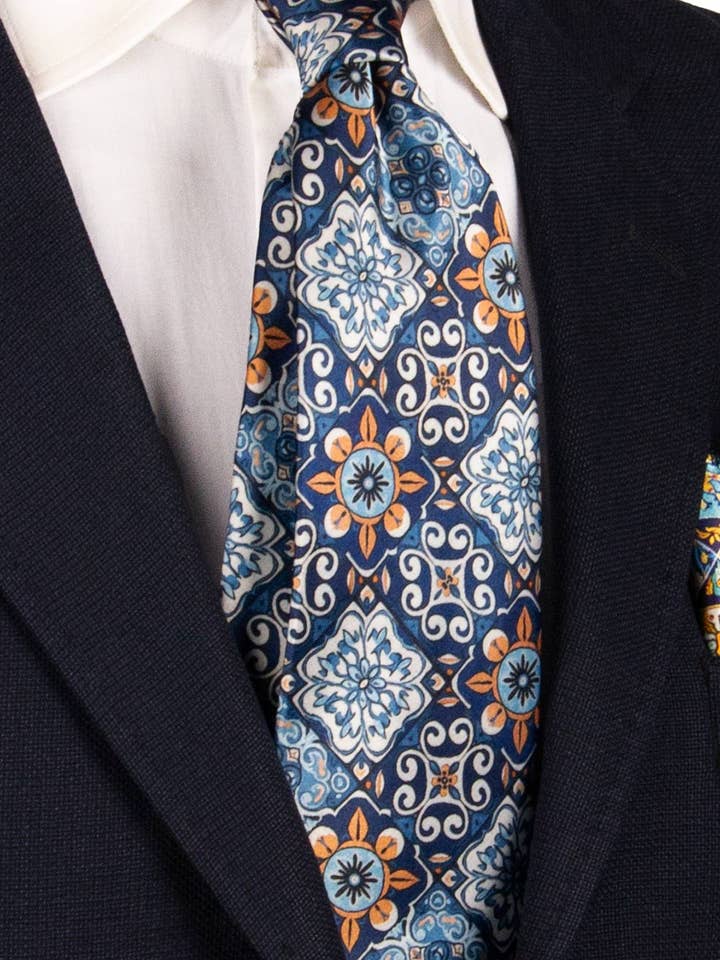 Siciliansk Slips i Satin med Flerfärgat Majolikamönster CS29 för wholesale av Graffeo Cravatte