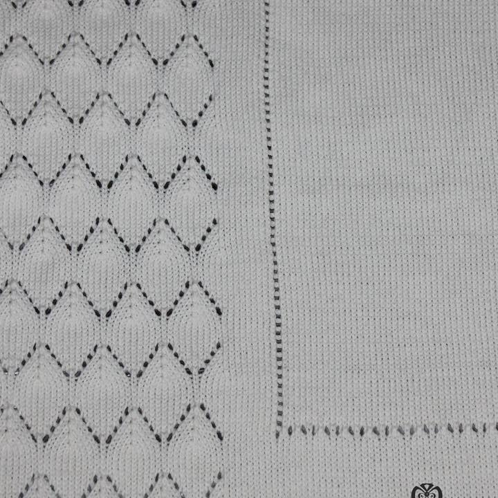 Handgjord Babyfilt i Ren Pandaull - Gräddvit för wholesale av Il Tocco di Minerva