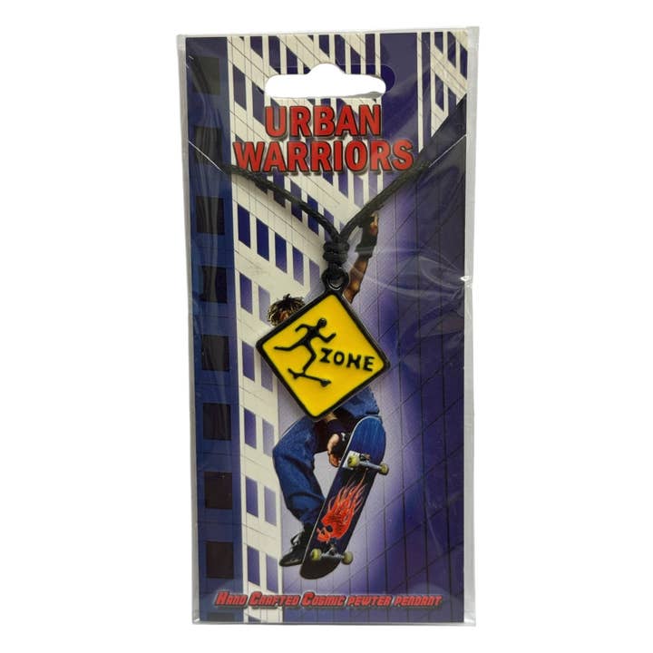 Collier en étain Urban Warriors Skateboard Jewelry (USA-DDP) pour la vente par Myth & Magik - Silver Jewellery Cavern Wholesale