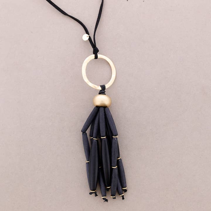 Sonata - Wholesale Beaded/Pearl Necklace - Long Necklace Pendant Metal Ring with Resin Beads3