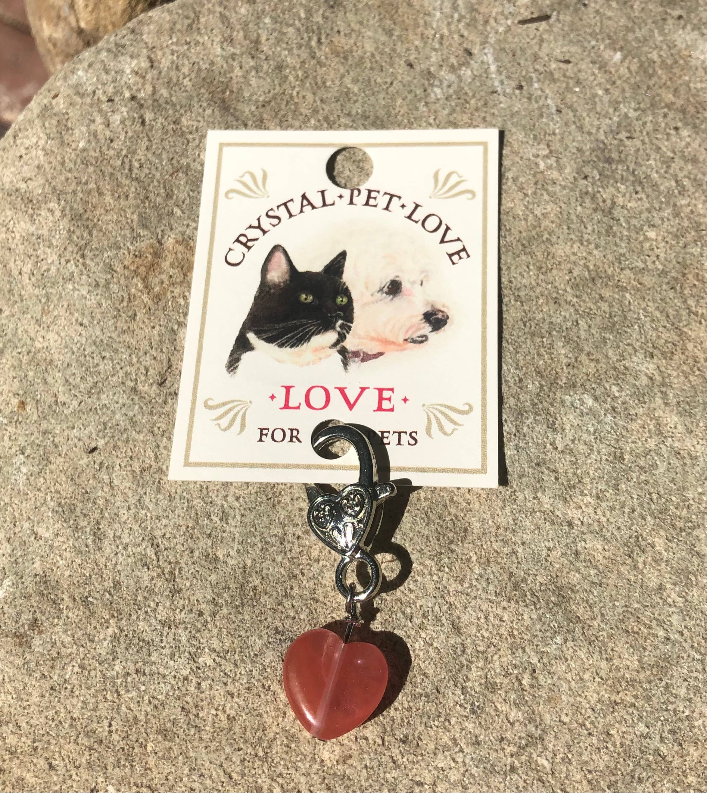 Crystal Pet Love – Engroshandel Vedhæng til halsbånd - Kat/hund – Kirsebærkvarts Kærligheds Kæledyr Vedhæng til Holistisk Krystalstøtte1