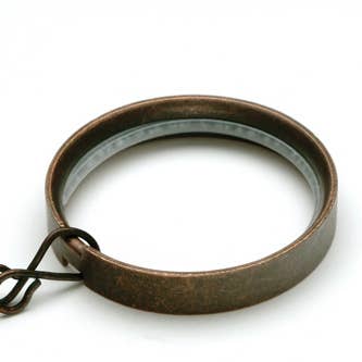 Taylor & Tailor – Großhandel Gardinenstange – Tailor und Taylor flache Metallringe (10 Stück)1