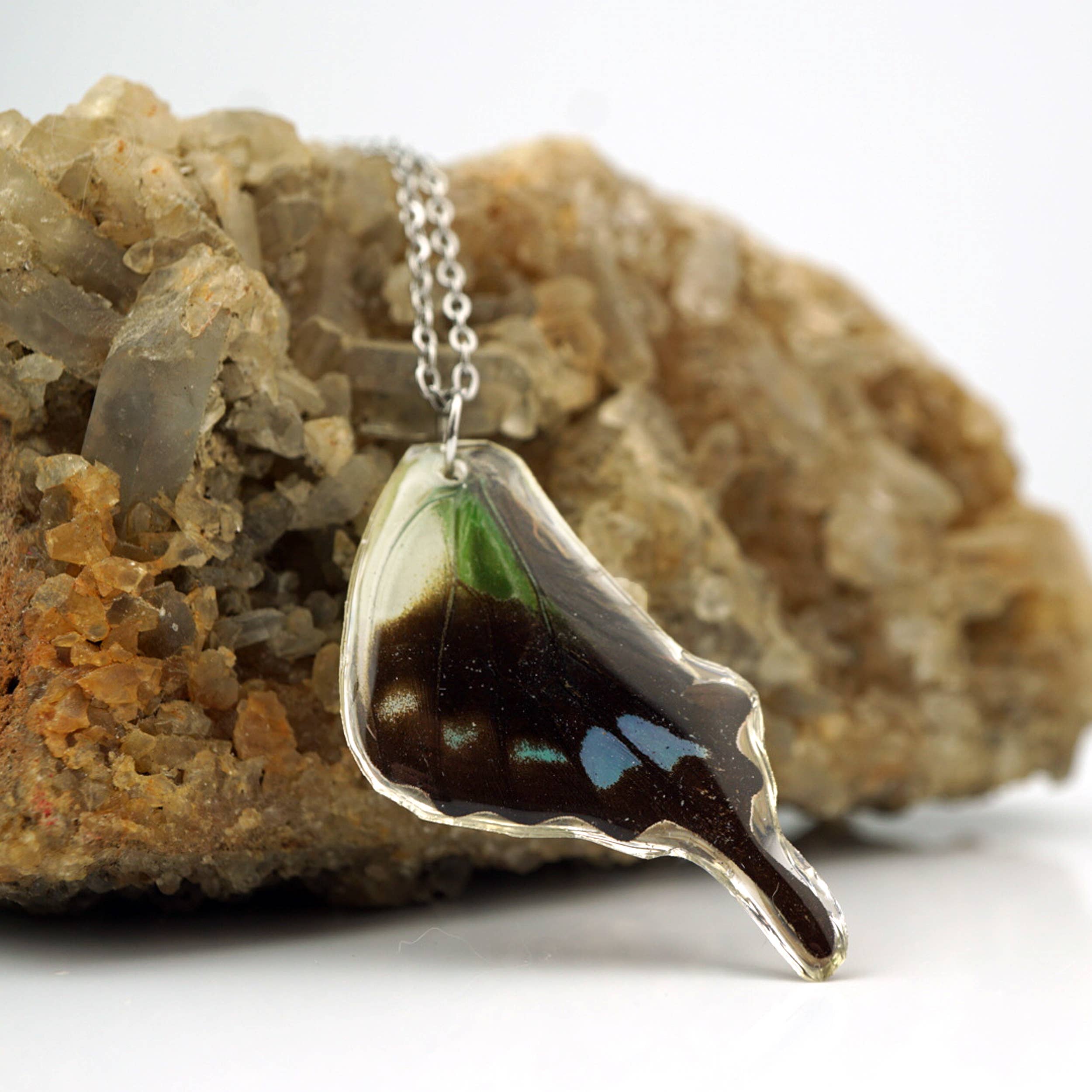 The Pretty Pickle – wholesale Pendant/charm necklace – Purple Spotted Hind Wing Necklace7