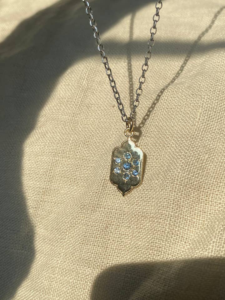 Collana con ciondolo in zaffiro per la vendita all'ingrosso da parte di Azamel