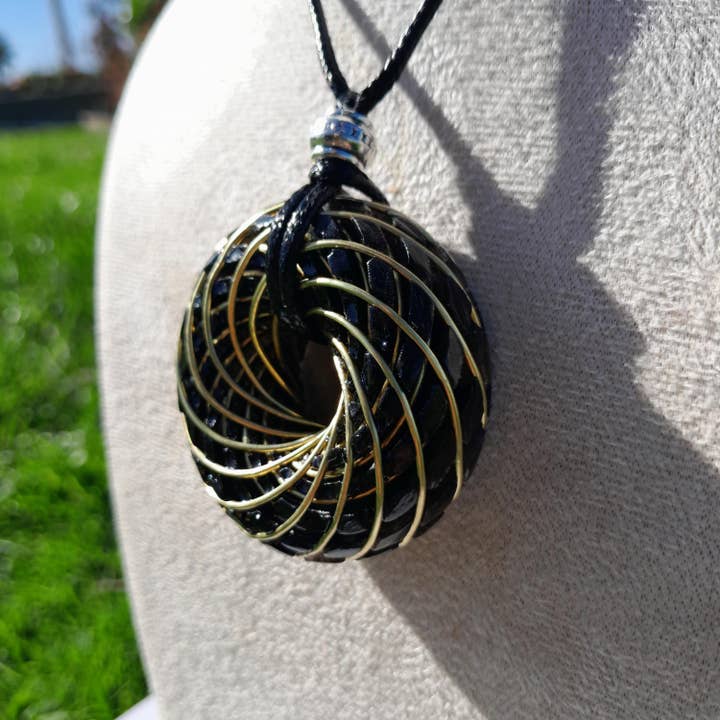 Mundo Orgon - Wholesale Meditation Supplies - Rodin Torus Coil with Shungite - 50mm - 14K Gold-Plated Copper6