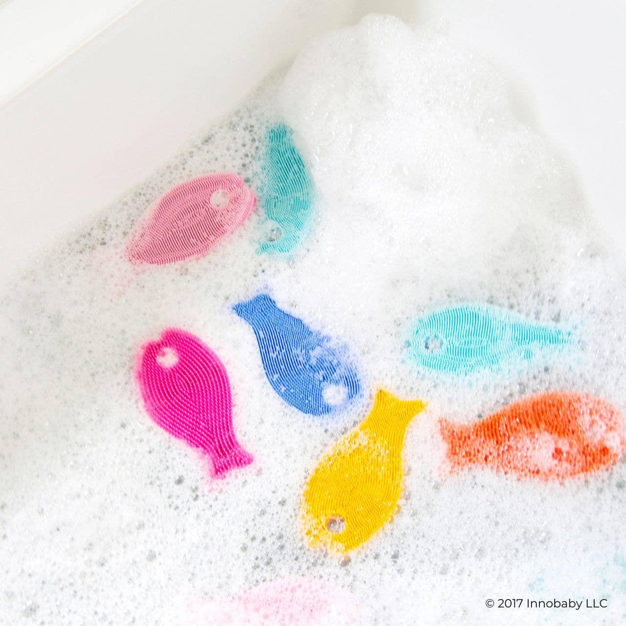 Innobaby on Faire - Venta al por mayor Juguete para la bañera - Bebés - Exfoliante de baño de silicona, divertido cepillo con forma de pez, juguete de baño para bebés21