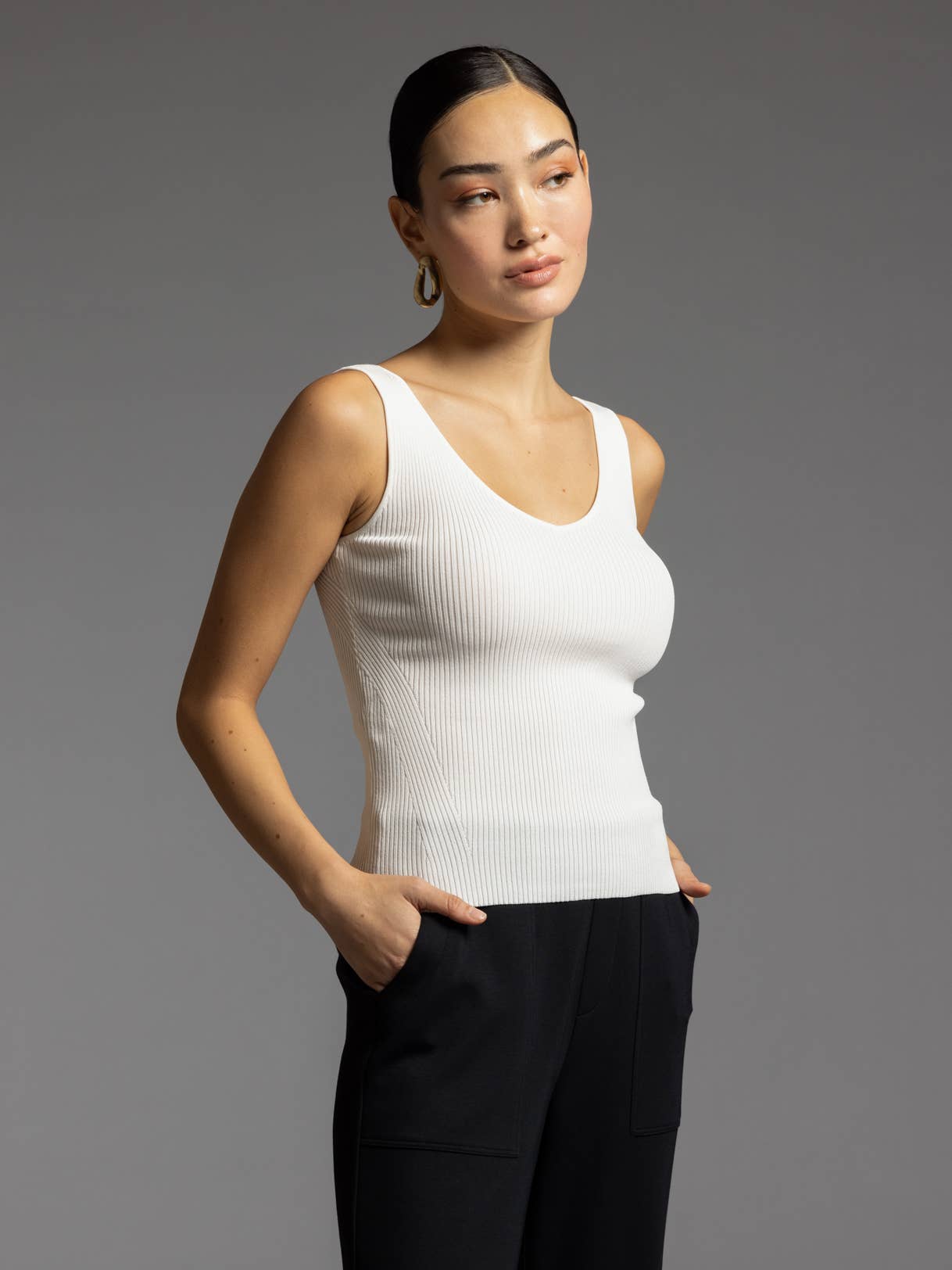 Weekend Los Angeles - Vente Débardeur – femme - Débardeur côtelé à encolure en V - TIA TANK10