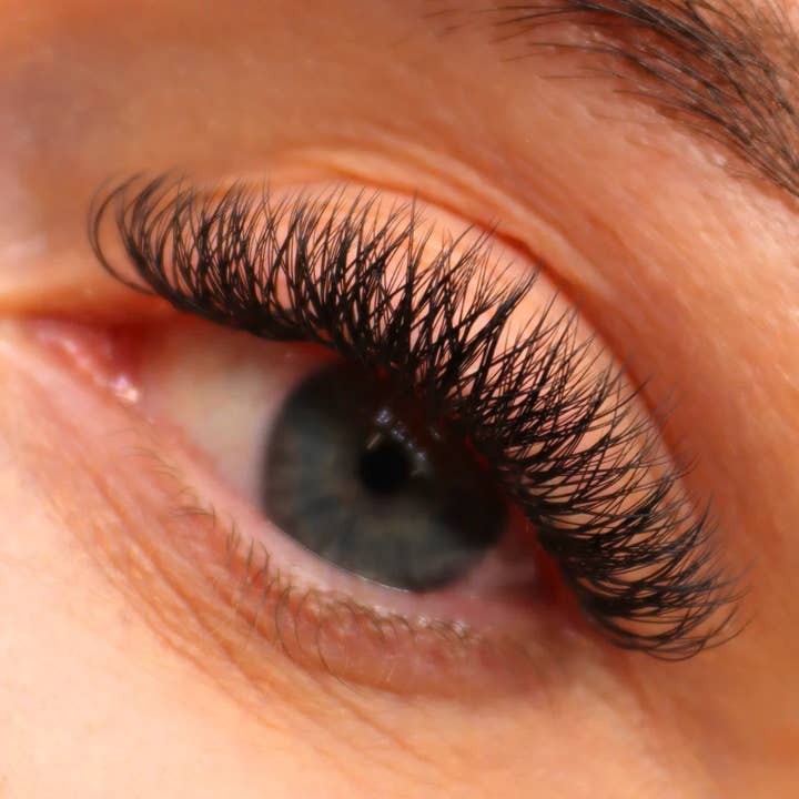 PinkFishes Ltd - Wholesale False/Fake Eyelashes - W Lash Tray