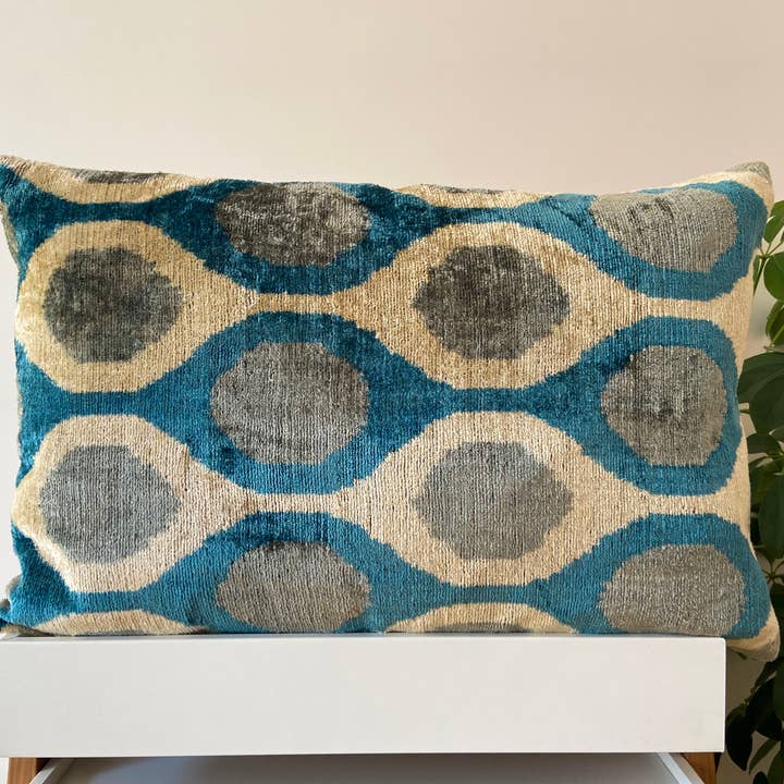Ikat Atelier – wholesale Dekorativ kudde – Ikat Kudde, Ikat Kasta, Ikat Kudde