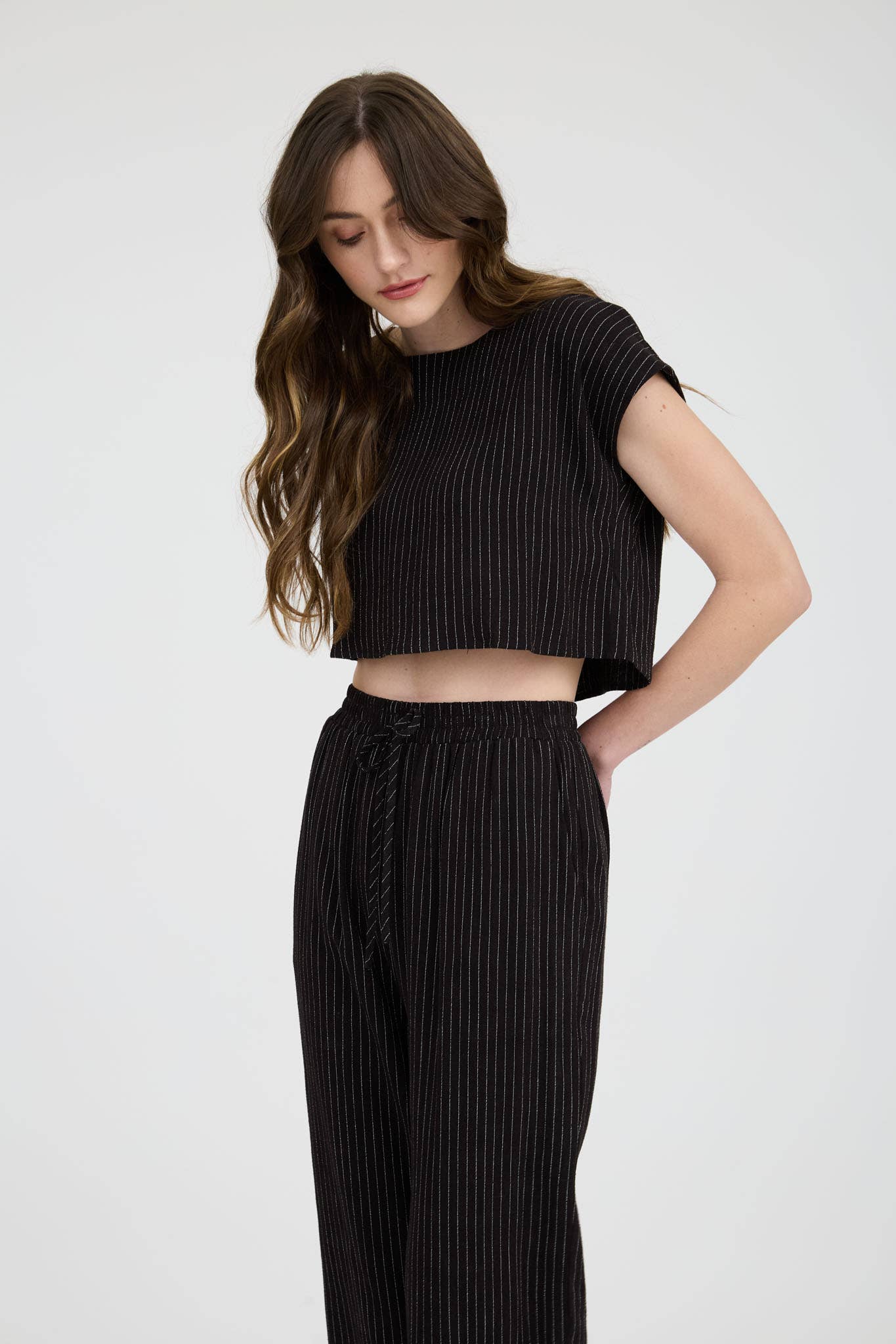 Blu Pepper - Wholesale Blouse - Dames - PINSTRIPE ACHTERKNOOP KORTE MOUW LINNEN TOP12