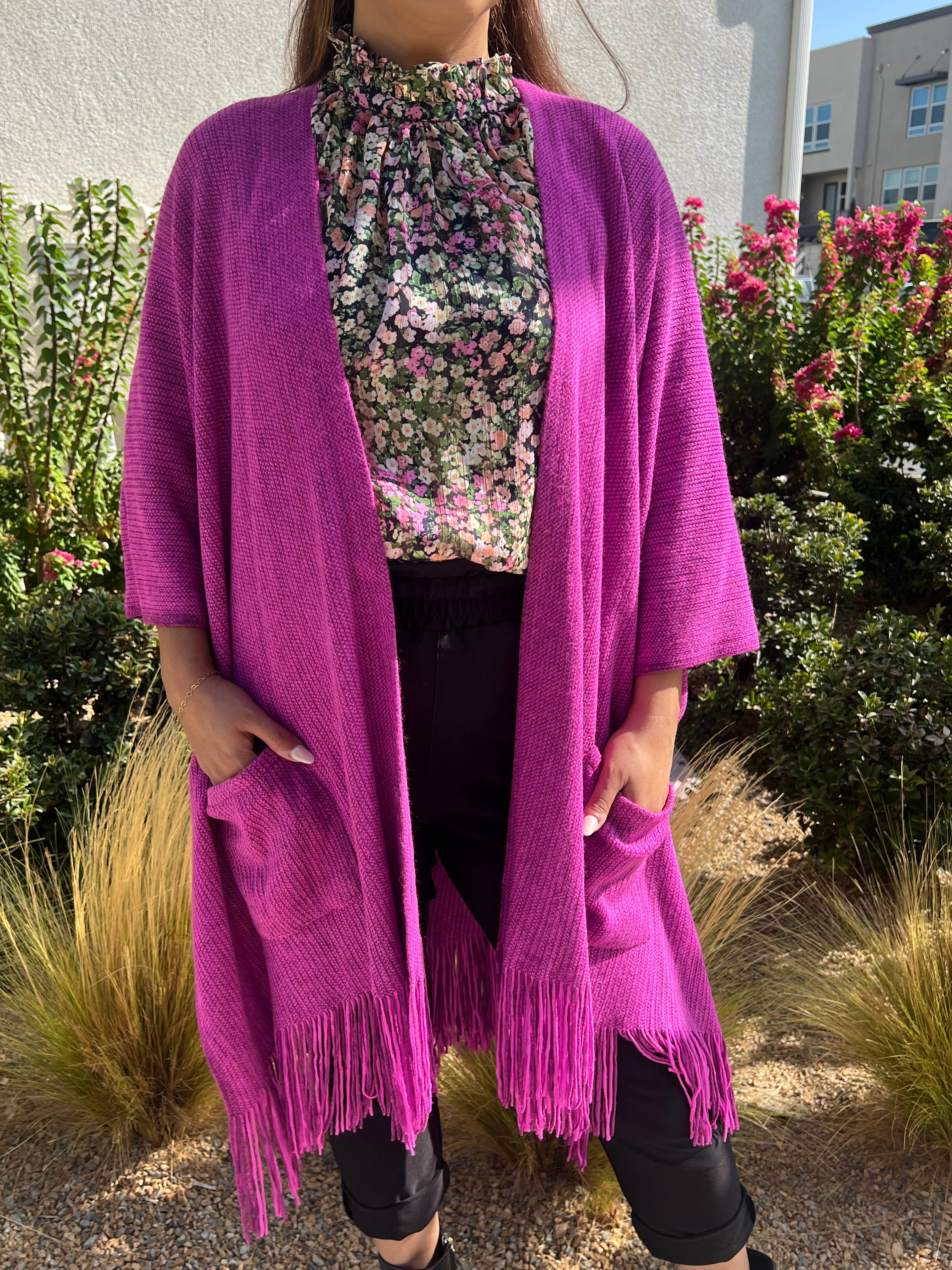 Justin & Taylor – wholesale Kofta - Dam – Harlow cardigan | Kimono-cardigan med fickor och fransad nederkant52