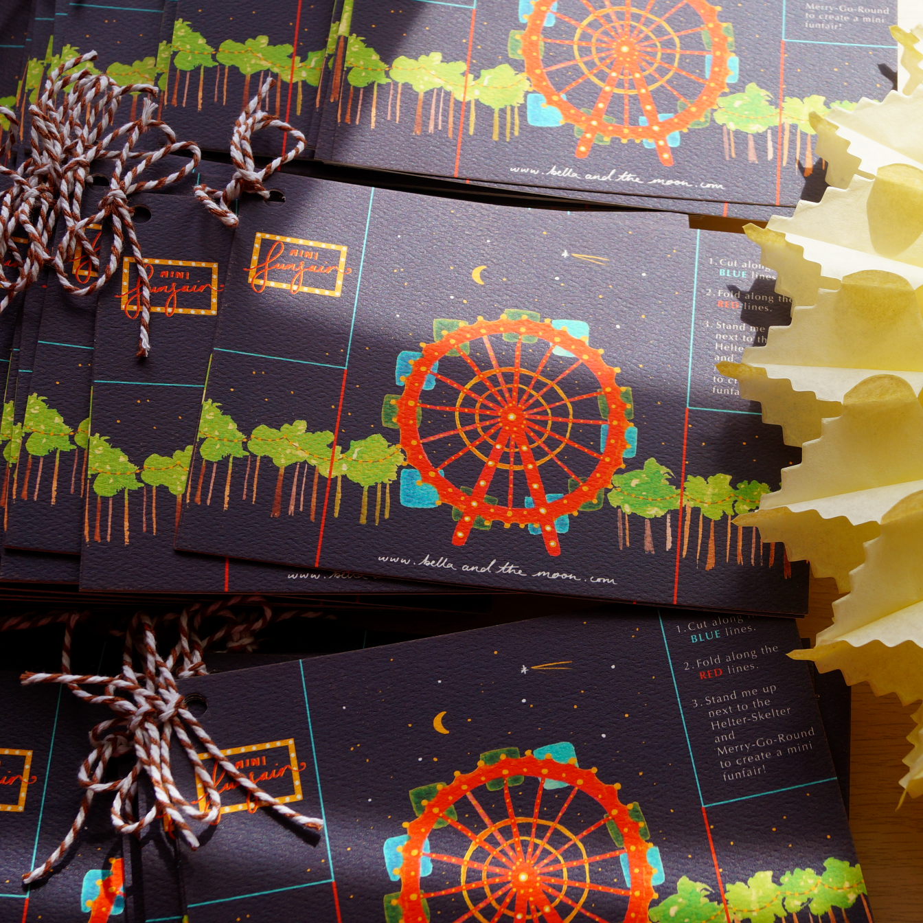 Bella & The Moon – wholesale Everyday greeting card – Cut-Out Mini Funfair - Three Piece3