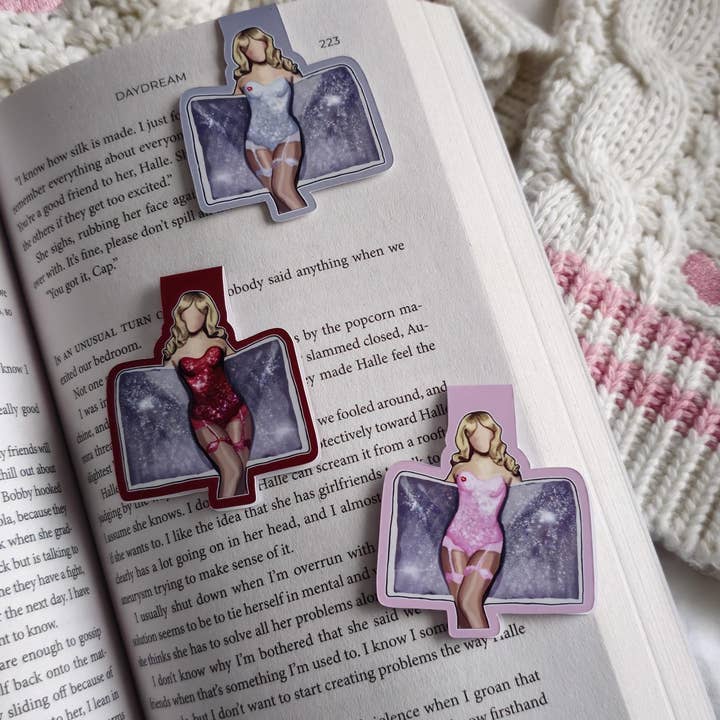 Like Starlight Studio - Wholesale Bookmark - Sabrina Carpenter Short and Sweet Magnetic Bookmarks3