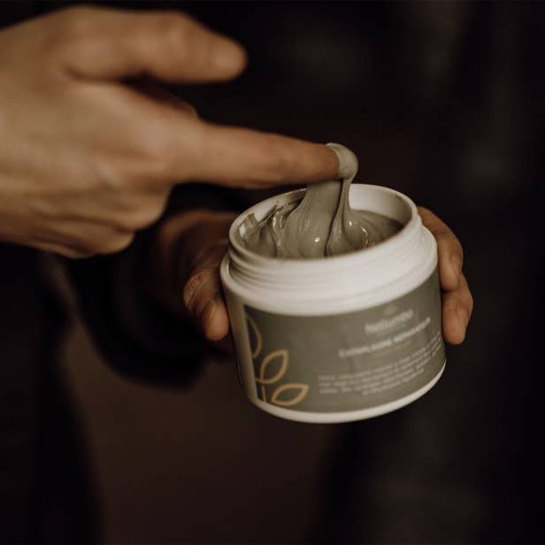 Nellumbo - Wholesale Horse Conditioner/Grooming Aid - Healing poultice for horses