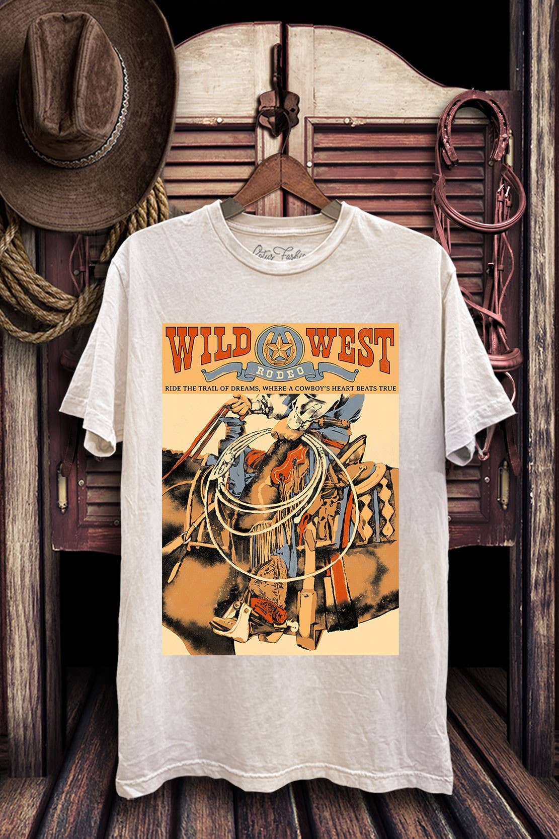 Lotus Fashion Collection - Venta al por mayor Camiseta serigrafiada - Mujer -  Top estampado de los Wild West Cowboys3