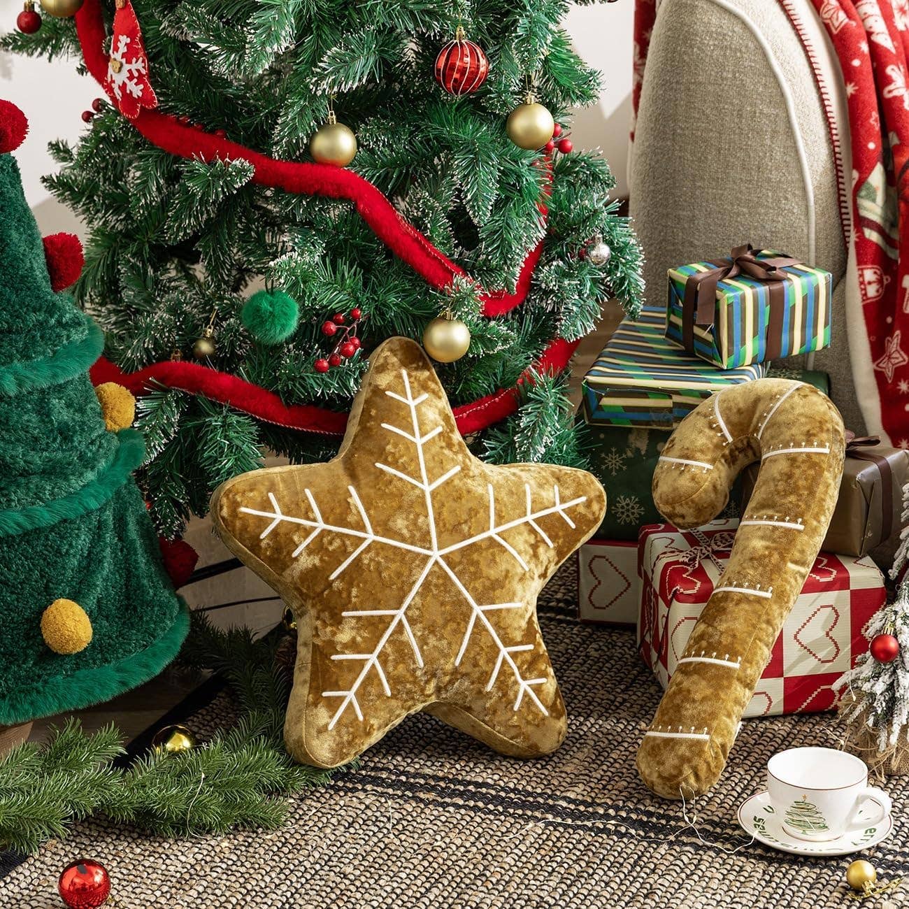 Fennco Styles - Vendita all'ingrosso Cuscini decorativi - Cuscino decorativo riempito a forma di bastoncino di zucchero in velluto dorato - 23x51 cm2