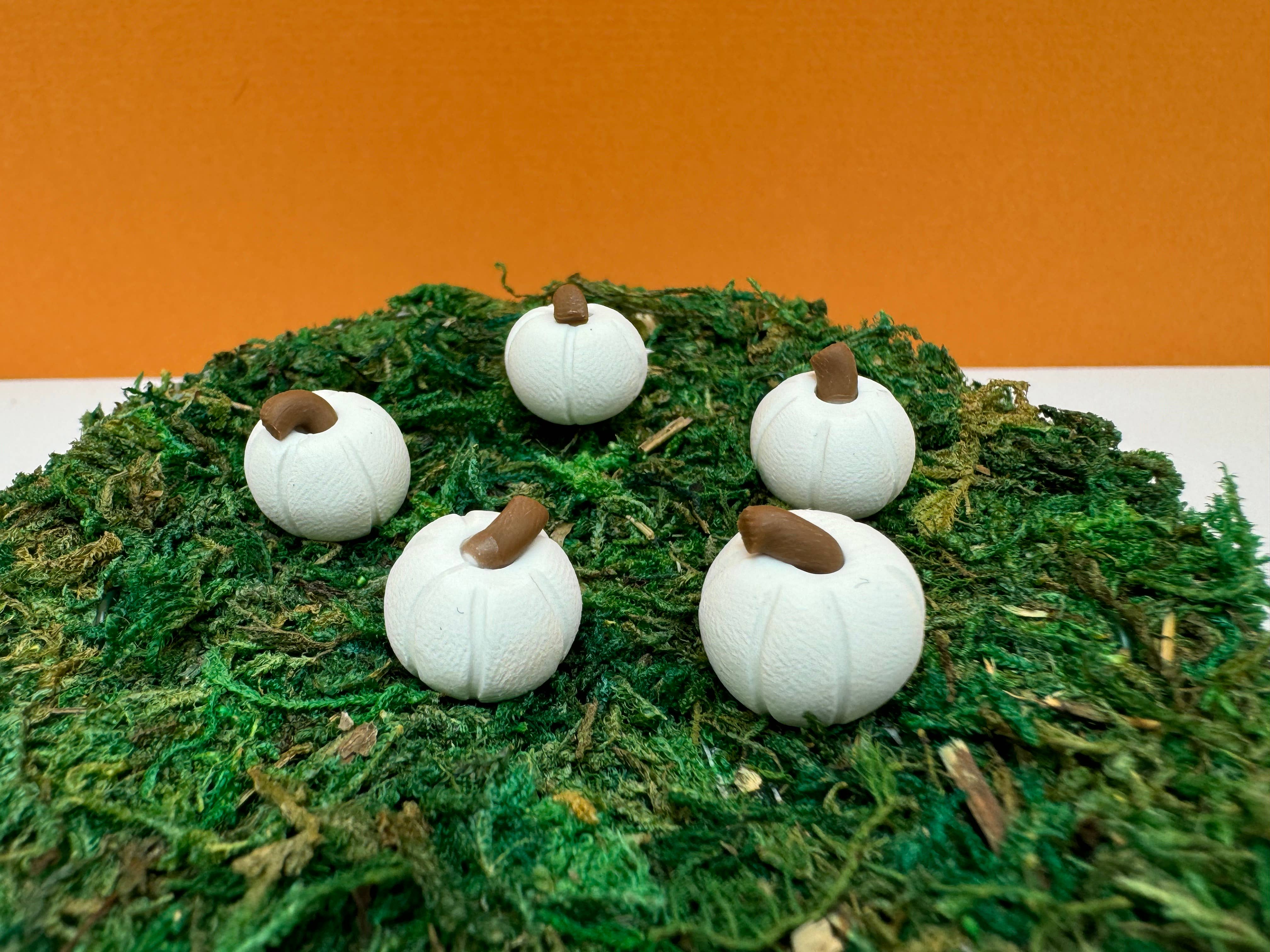 Mystical Woodlands – wholesale Garden/lawn stake – Fairy Garden Miniature Pumpkin Plant Picks1