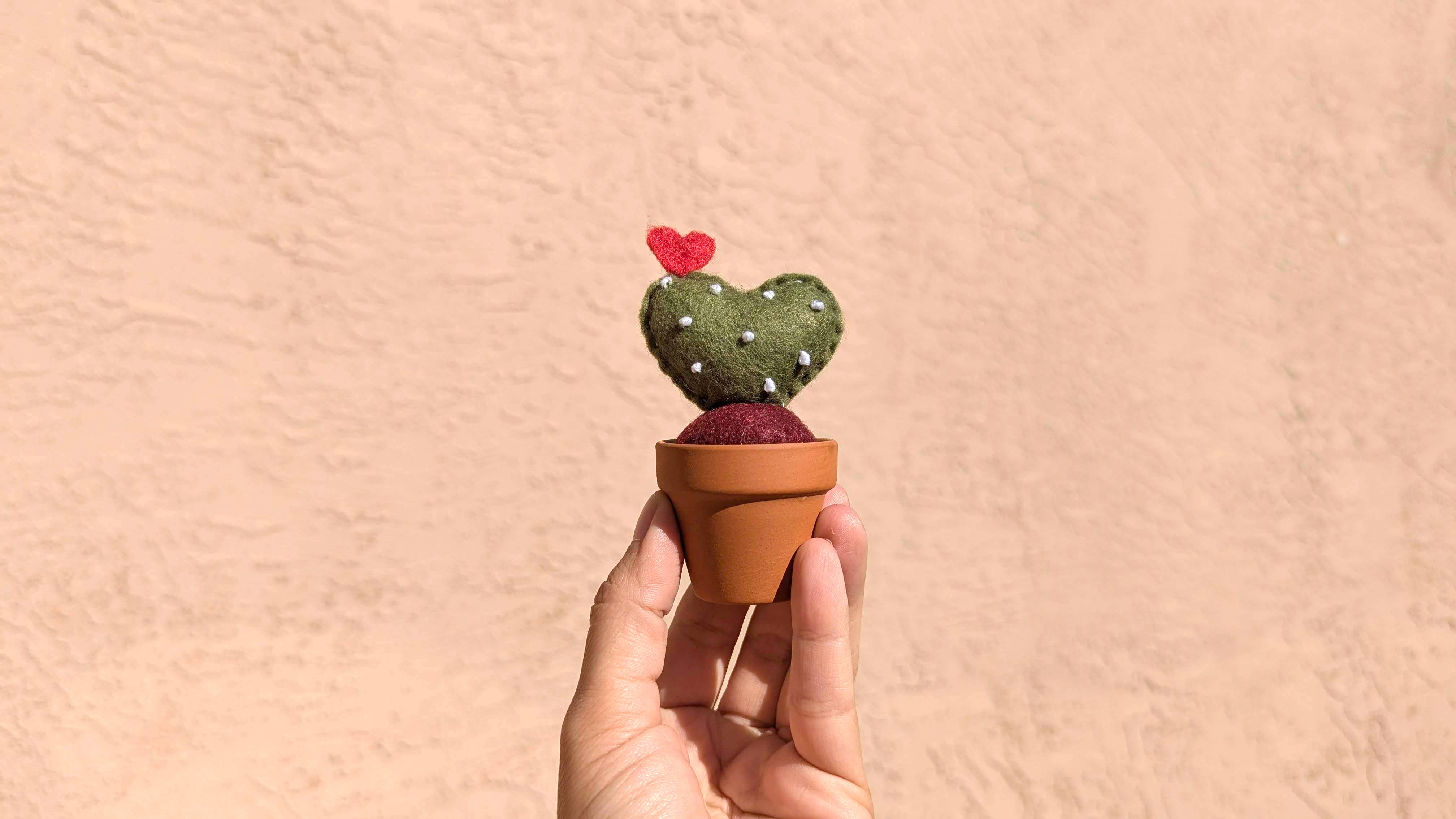 Ham Eye Am - Wholesale Decorative Tabletop Object - Handmade Felt Heart Cactus in Terracotta Pot