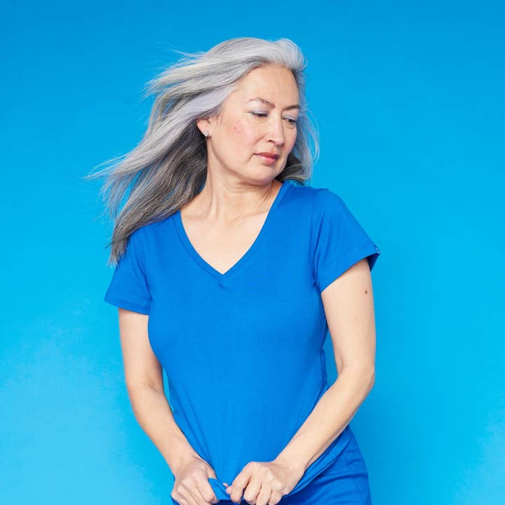 BLAUW DAMES V-HALS T-SHIRT voor wholesale door MONOCHROME