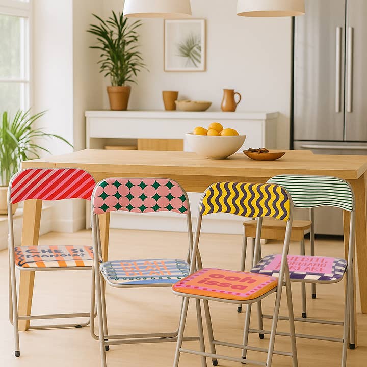 VdE Tivoli 1996 – Engroshandel Foldestol – More Amor klapstol i kulstofstålrør, 4 assorterede designs1