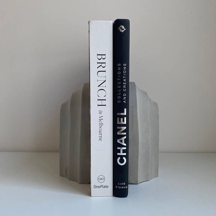 Large Concrete Arch Bookends | Book Holders | Modern Shelf D for wholesale by Concreates
