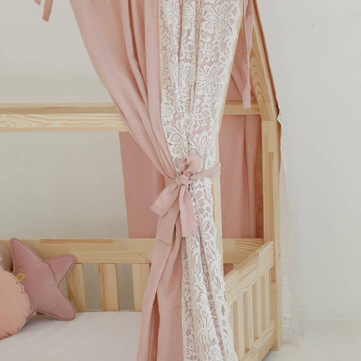 Moi Mili – wholesale Sänghimmel - Barn och baby – Muslin Boho Canopy ”Pink” med spets över sängen