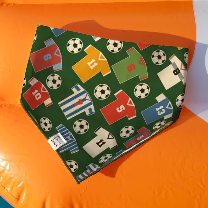 Bandana en maillots de football pour la vente par Luca and B