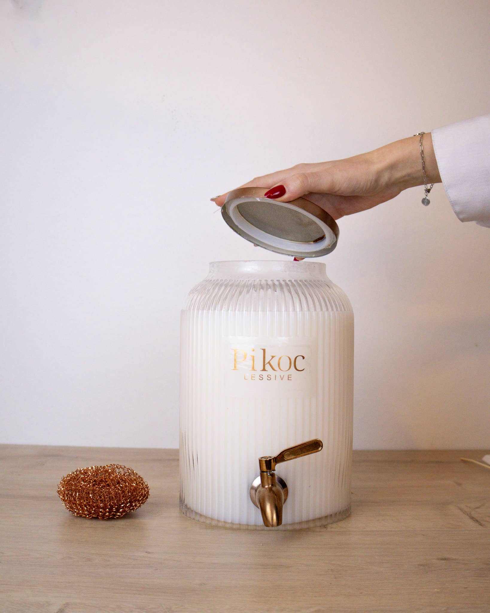 Pikoc - Wholesale Laundry Detergent Powder/Pods - Fontaine à lessive - PLV1