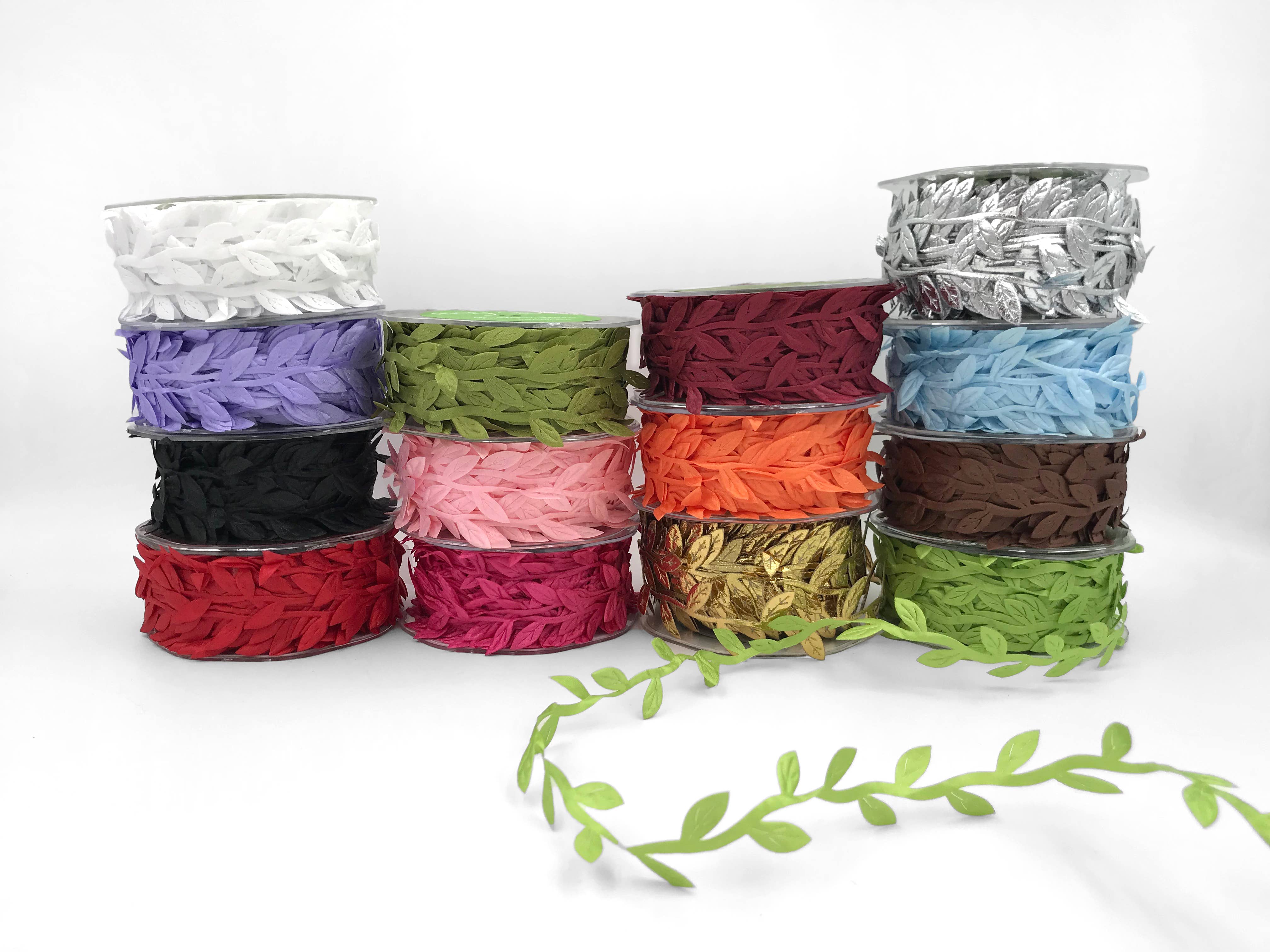 May Arts Ribbon - Wholesale Ribbon - Gift Wrapping - Gold Classic Cutout Leaf Ribbon Trim1