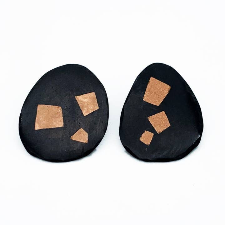 Sorte småsten for engroshandel hos Anna Caraco Jewelry