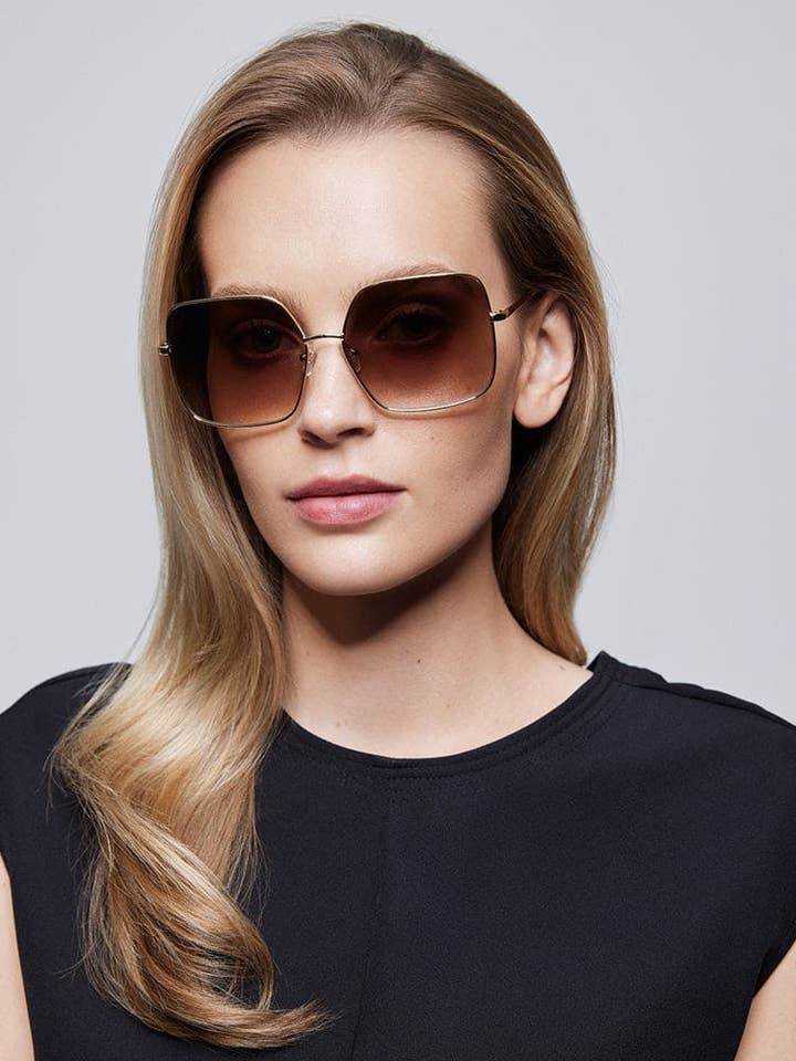 Billie Gold zonnebril voor wholesale door GLAS Scandinavia AB