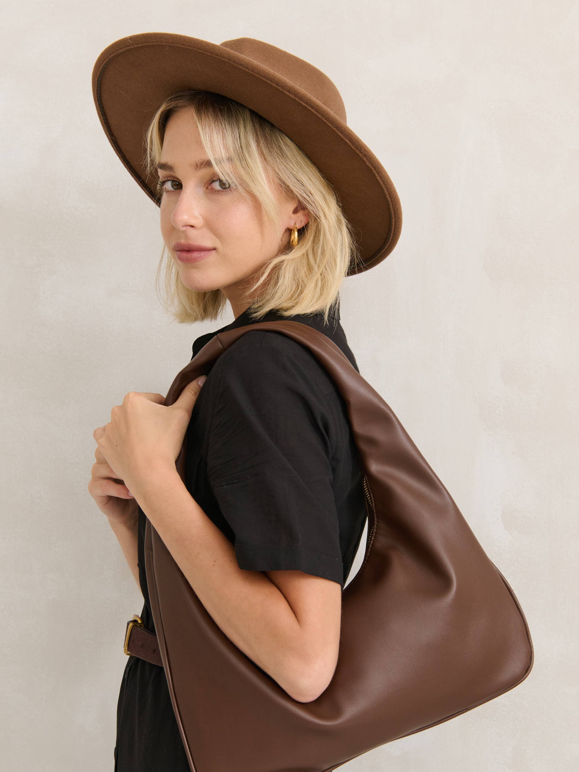Angels Whisper Accessories - Wholesale Shoulder Bag - Women's - Cromwell Hobo Bag in Brown2