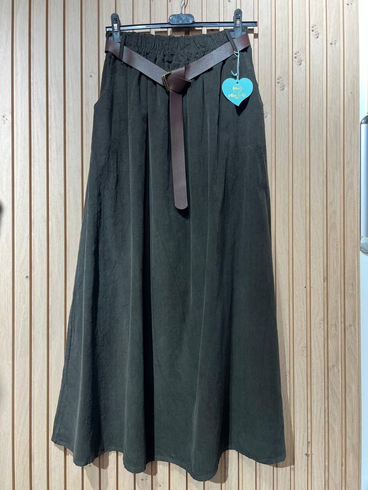 cfashion - Wholesale Skirt - Women's - CORDUROY SKIRT WITH BELT1